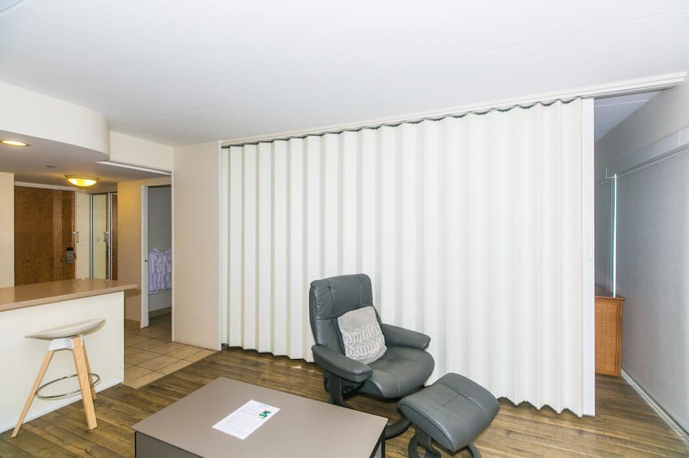 Waikiki Condo | Ilikai 1 Bedroom Deluxe Lagoon View, Minutes to the Beach!