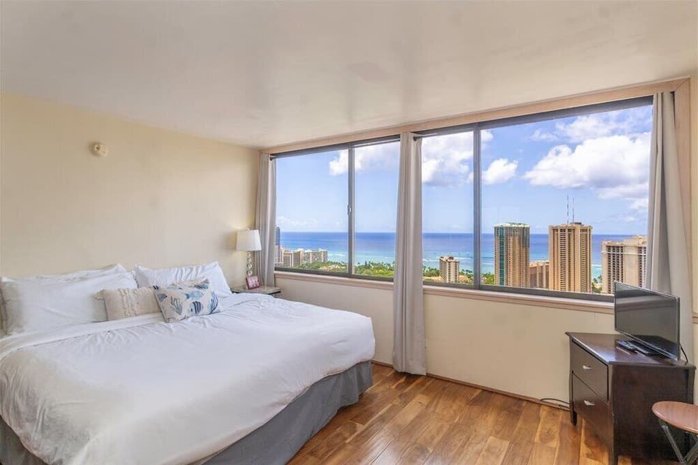 Waikiki Apartment | Ocean Views 42nd Floor Penthouse "2bedrm/2bath