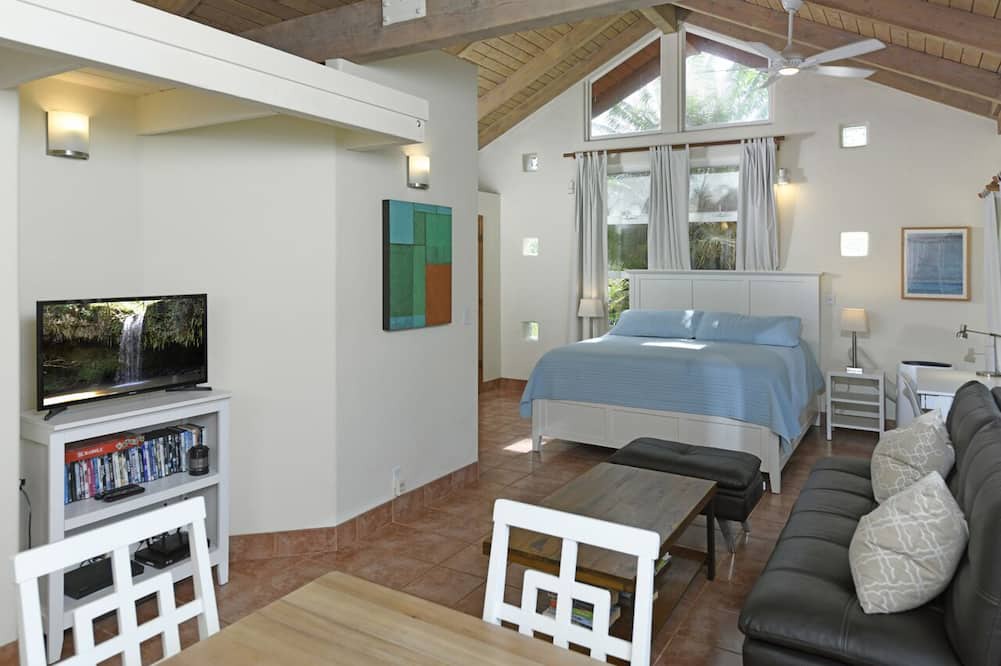 Pauwela Apartment | Peaceful Haiku Retreat Beach 10 Min & Paia 15 Min