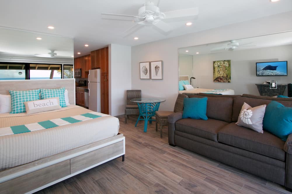 Kahana Condo | 180 Oceanfront View! A/C, Remodeled, 2 Oceanside Pools, Great Location, Clean!