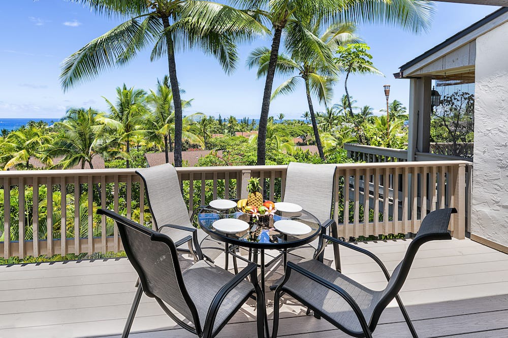 Keauhou Condo | Keauhou Resort 113: Lush Oceanview Condo w/AC, Pool & Stunning Views