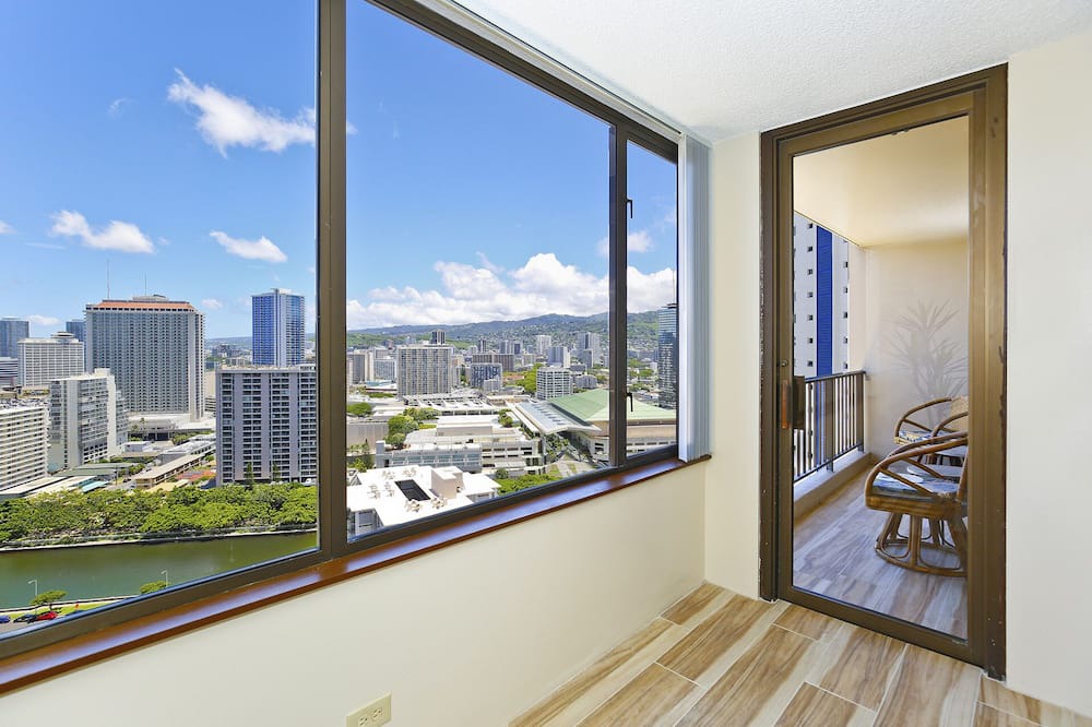 Waikiki Condo | Partial Ocean View, Washlet, AC, Washer/Dryer, FREE Wi-Fi and Parking!