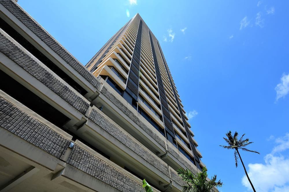 Waikiki Hotel | renovated studio room with two queen beds, full kitchen and full bath