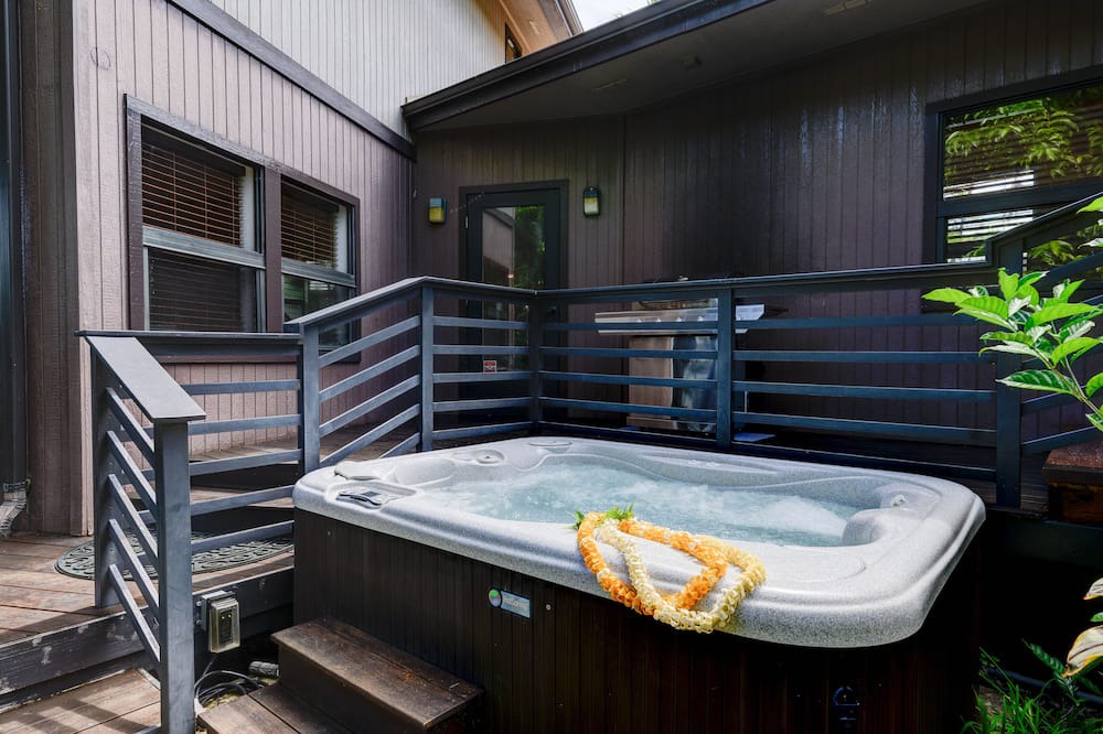 Princeville House | Bali Hai & Ocean Views, walk to Hanalei Bay Resort
