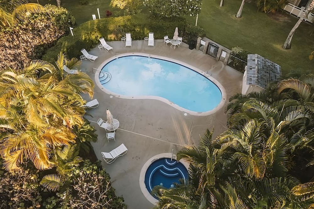 Wailua Hotel | Family and Friends Vacation! Spacious Pool View Suite + Living Area and Kitchen