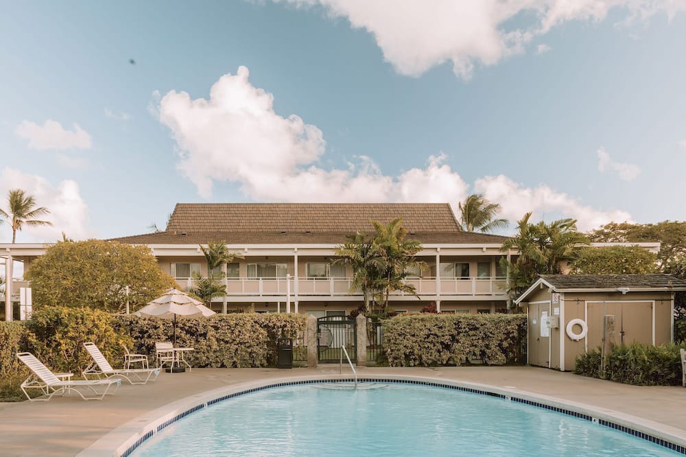 Wailua Hotel | Garden View 1BR Suite with Outdoor Swimming Pool & Parking Included