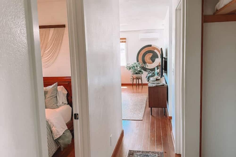 Hakalau House | Luxury Farm Stay w/Hot Tub, ColdPlunge&CuddleCows