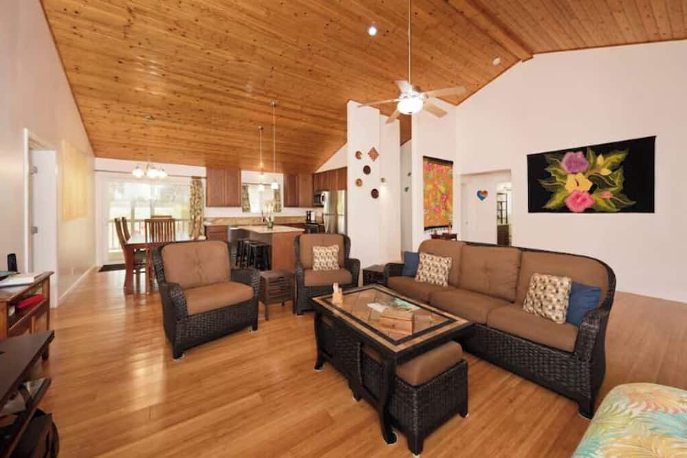Keaau House | Eco Ocean Oasis, Tropical 1-Acre Retreat with Pool, Hot Tub, AC, Lanai