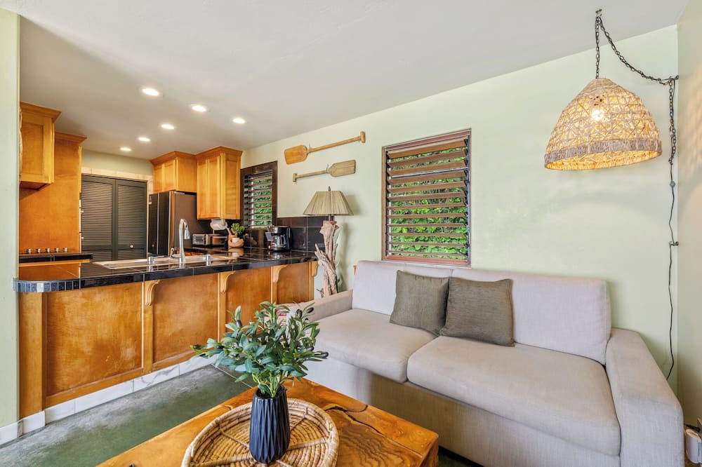 Wainiha House | Hale Kepuhi by Gather: Hanalei Beachfront Home w/Ocean Views & Private Lana