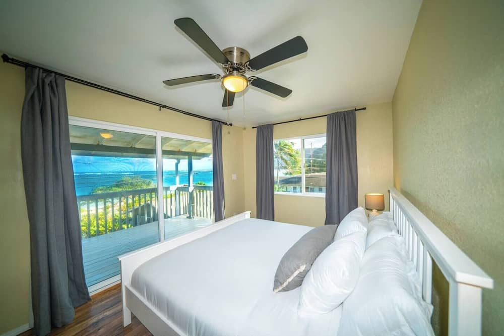 Punaluu House | Stunning Oceanfront/Mountain Views Home - 30+ Days
