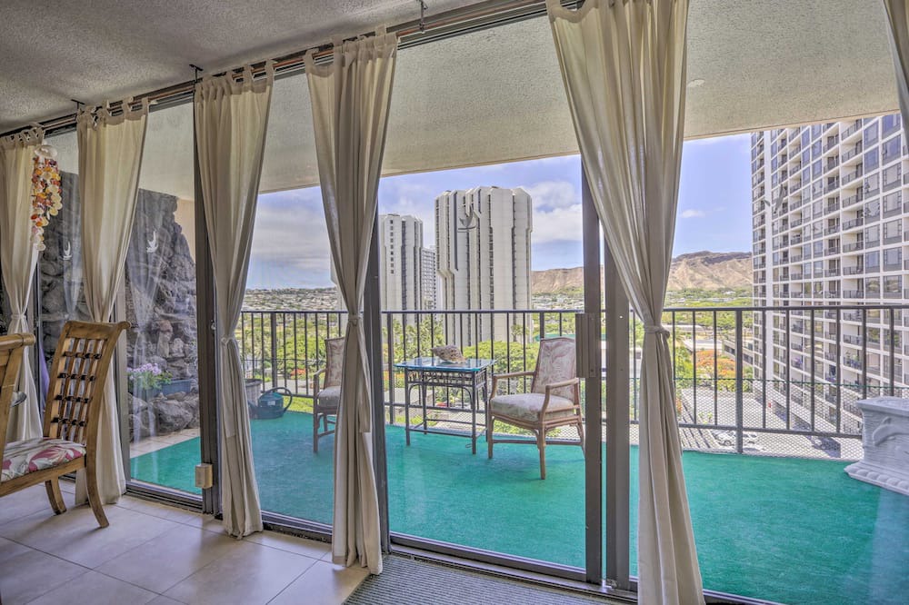 Waikiki Condo | Waikiki 2 bd - 2 blocks from the beach