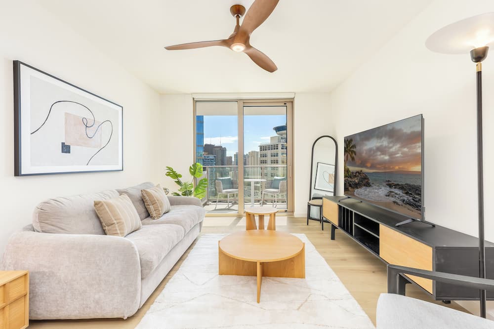 Ala Moana Condo | Luxury Ocean View High-Rise Condo at Sky Ala Moana w/Amazing Amenities