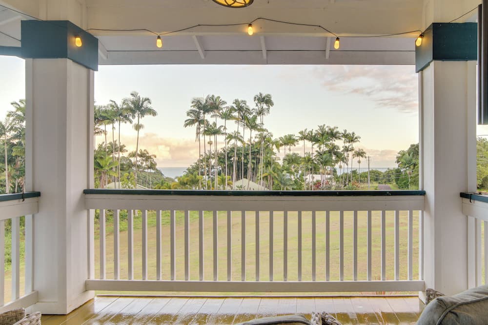 Papaikou House | 7 Mi to Hilo Beaches: Peaceful Retreat w/Sauna