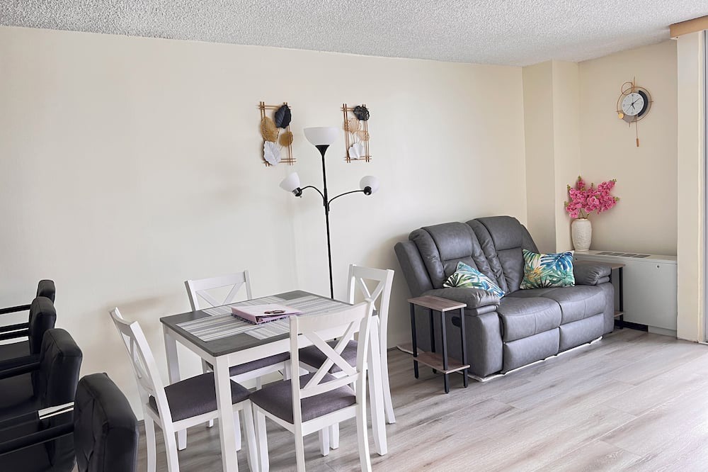 Hilo Apartment | Newly Remodeled ,Central Located , Mountain views, Elevators, Pool , And WiFi .