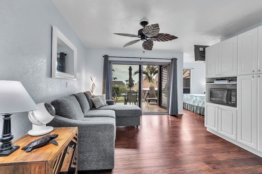 Punaluu Condo | #57 Beautifully Remodeled Studio