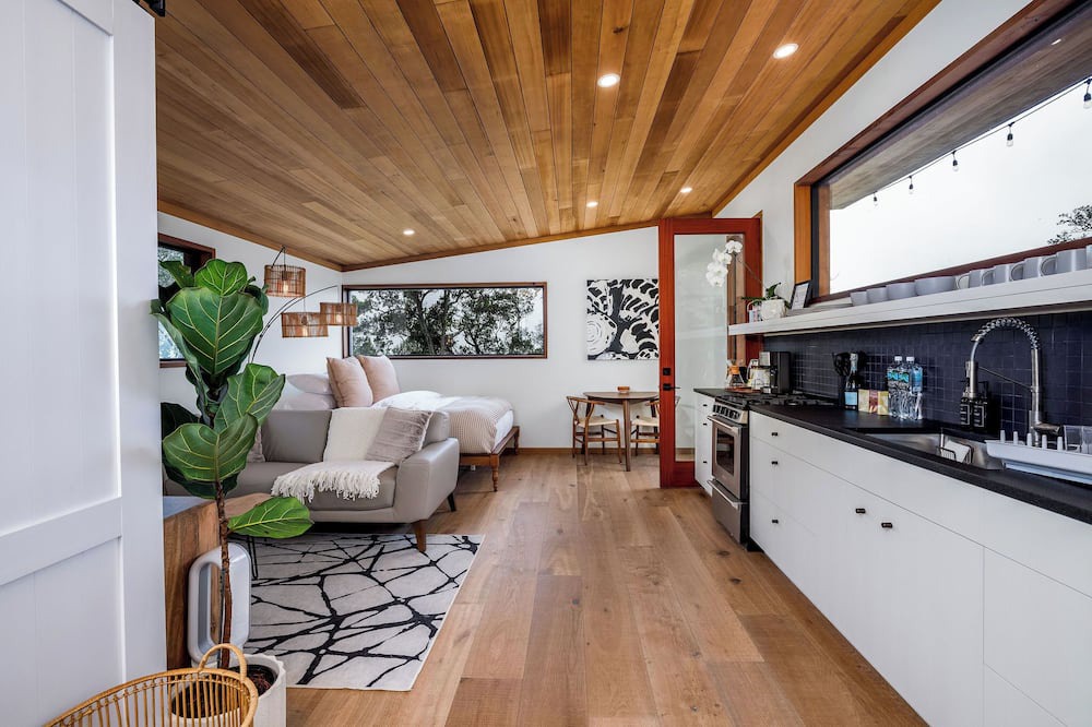 Kailua-Kona Cabin | Romantic Kona Hideaway-Modern