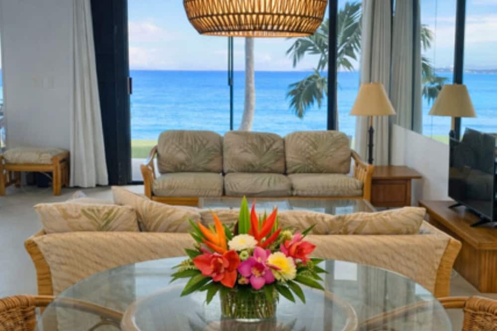 Maalaea Condo | Lovely oceanfront 3-bedroom, first floor corner unit