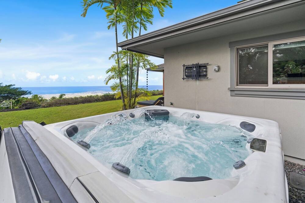 Kalaoa House | 🏖️30-Day Rental Ocean View Kona Home w/Hot Tub