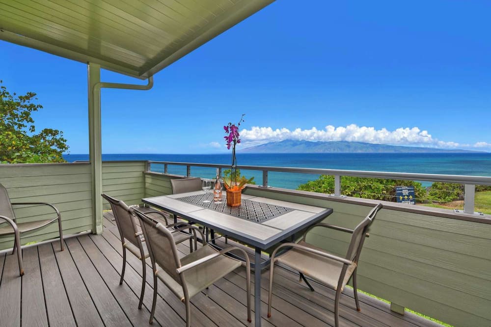Kahana Condo | Two Oceanfront units in Kahana - Sleeps 17 in total. Perfect for big groups!