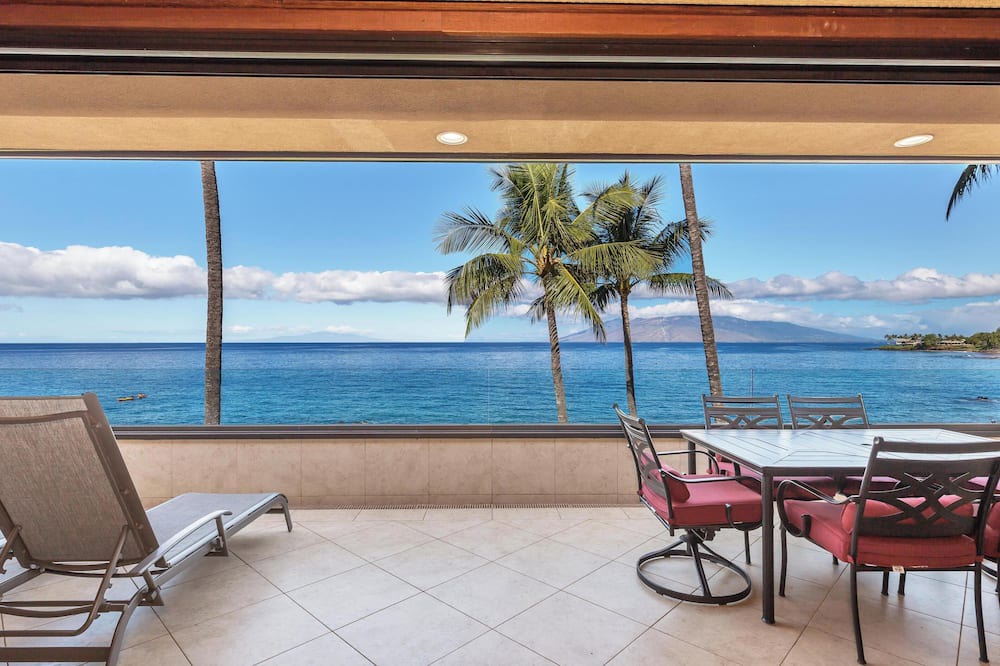 Wailea Condo | Beachfront Condo with Postcard Views - Makena Surf F306