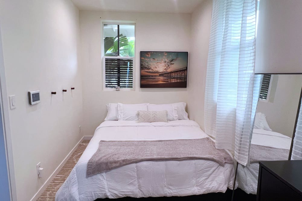 Hauula Cottage | Modern Oceanfront Cottage
