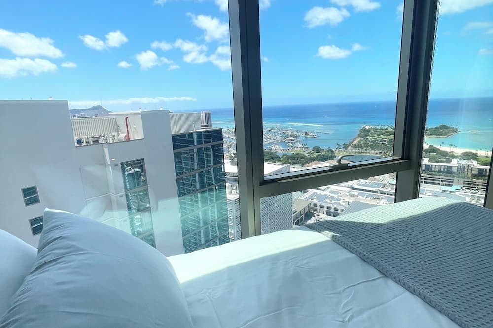 Ala Moana Condo | Welcome to magnificent views of Diamond Head, Ala Moana Beach!