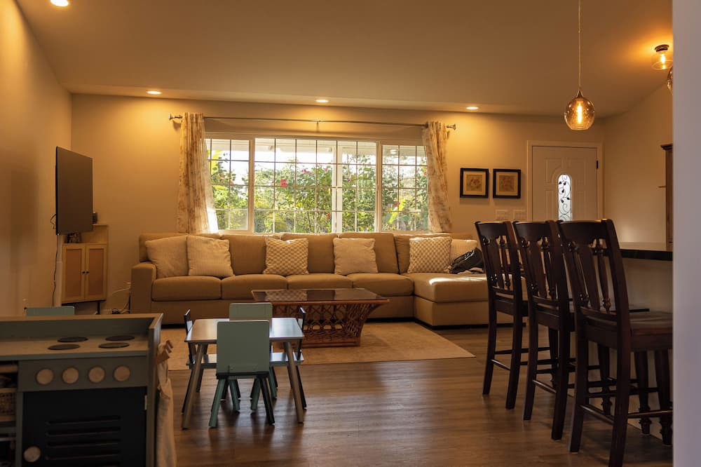 Keaau House | Hawaiian Hideaway-Entire Home with AC