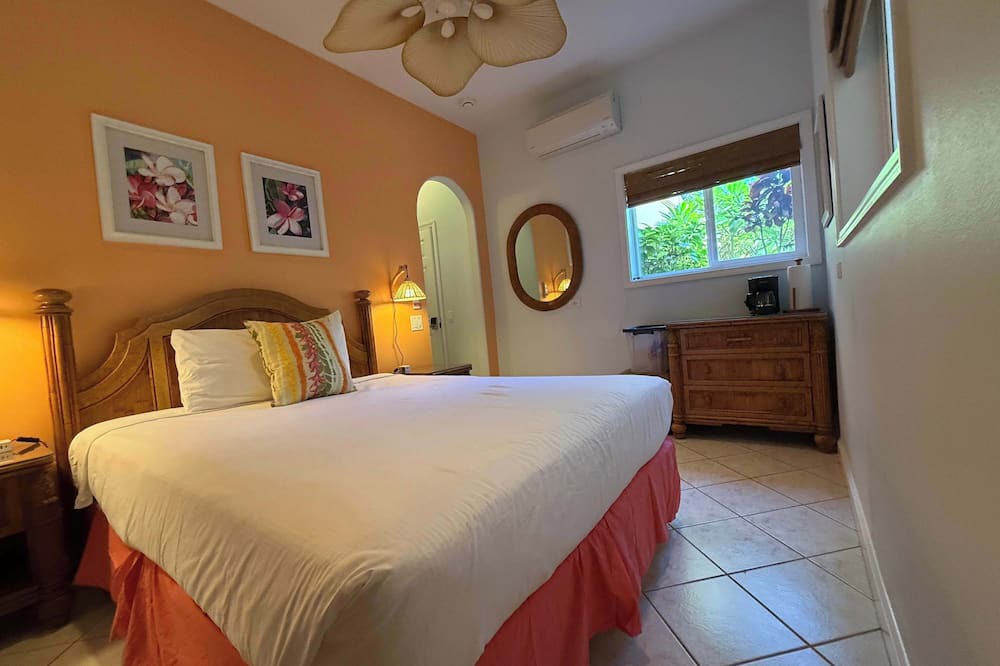 Kahana Villa | Maui Beach House Bed & Breakfast - 3 Rooms | Beach | Free Breakfast