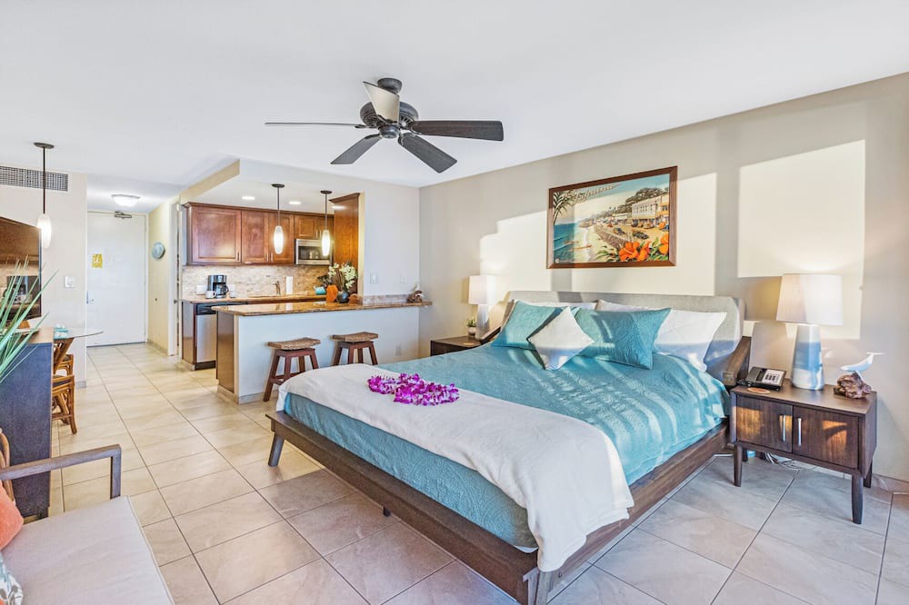 Historic Lahaina Front Street Condo | Ocean View Beach Front Condo in Downtown Lahaina