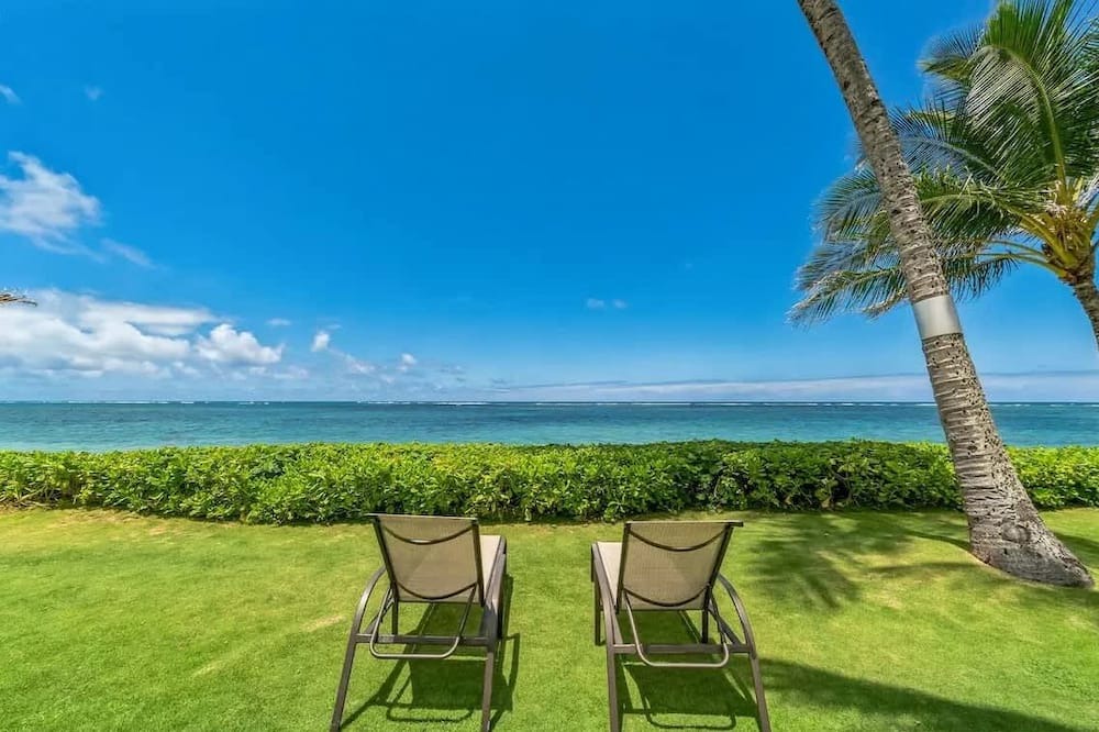 Punaluu Condo | Beachfront Condo Steps to Beach & Pool