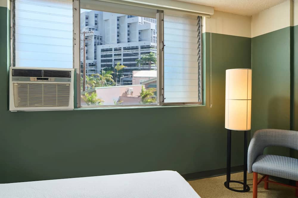 Ala Moana Hotel | 3 Sleek Units, Urban Garden Setting, Pool Enjoyment, Close to Local Attractions