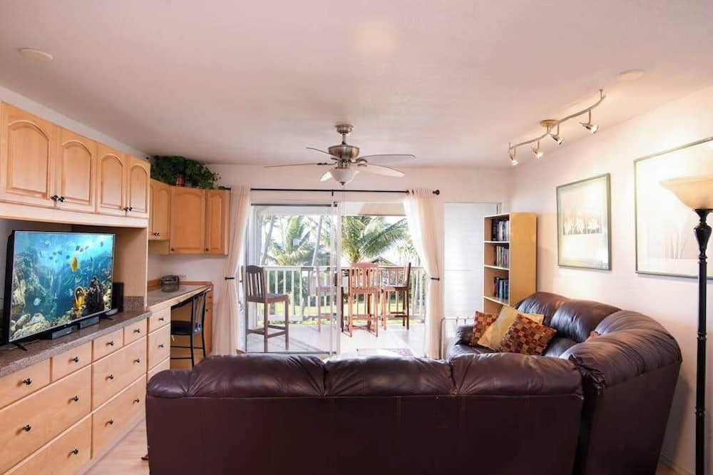 Ualapue Condo | NEW Fall Deal Third-Floor Molokai Ocean Views with Pool and Lanai
