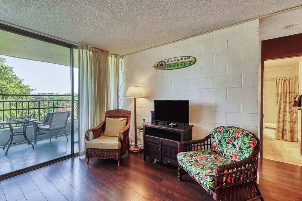 Hilo Condo | *NEW* A Tropical Hilo Retreat Beside Carlsmith’s Calm Lagoons