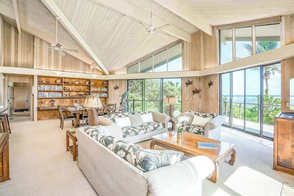 Anahola House | NEW Anahola 3BR Beachfront Estate with Private Hot Tub TVNCU#1305