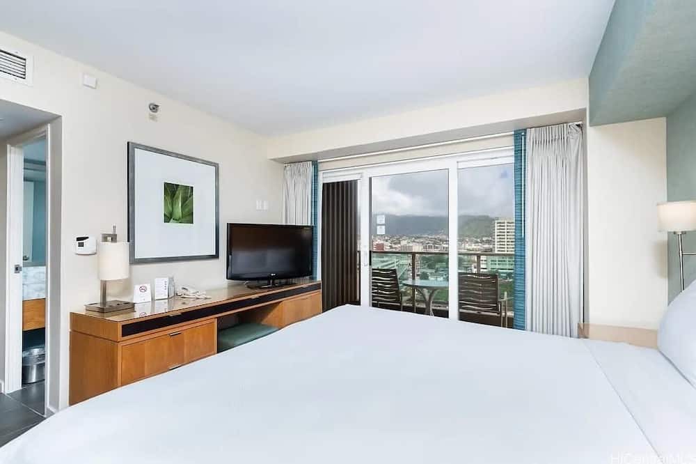 Ala Moana Condo | Stunning Ala Moana 1BR W| Balcony & Mountain/City Views