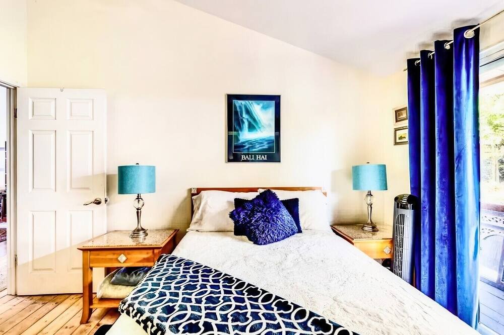 Kailua-Kona Bed & Breakfast | Hale Akala - Hanalei (Shared Bathroom)