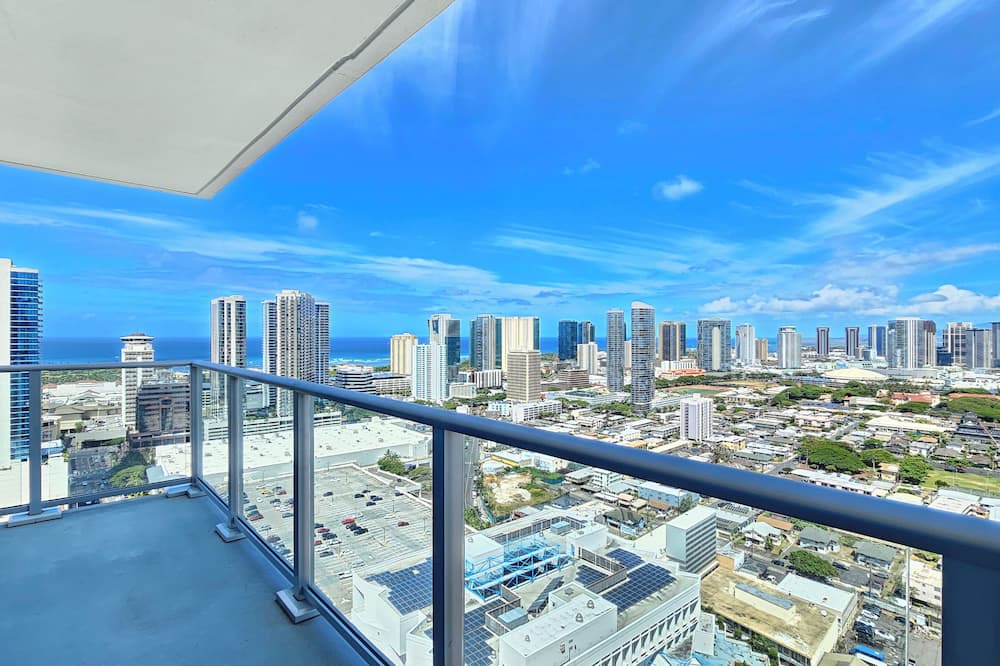 Ala Moana Condo | Serene High-Rise Escape with Ocean Views & Sunset