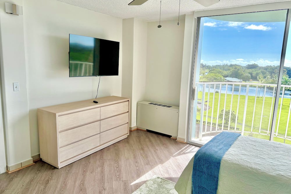 Hilo Condo | Ocean & Wailoa River Views - AC + Pool - 2BD/2BTH