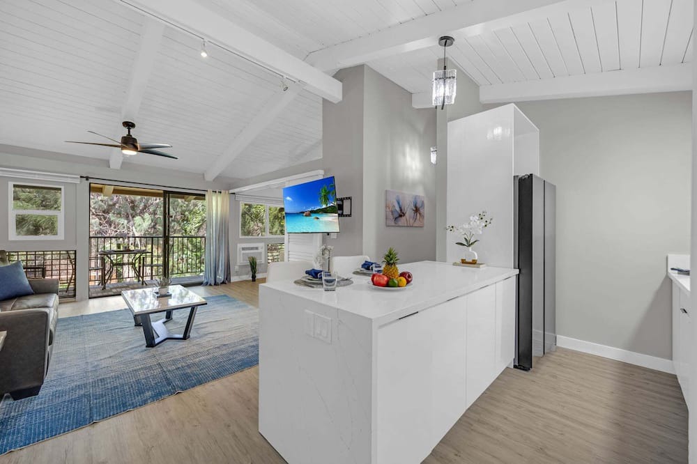 Maalaea Condo | New Listing! Beautifully designed sunlit getaway