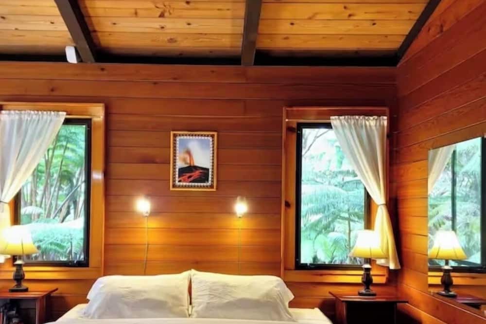 Volcano Cabin | Two peaceful cabins in marvelous Volcano, Hawaii for a relaxing stay.