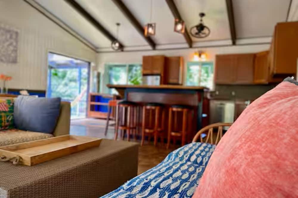 Pahoa House | Ocean View Solar-Powered Jungle Retreat
