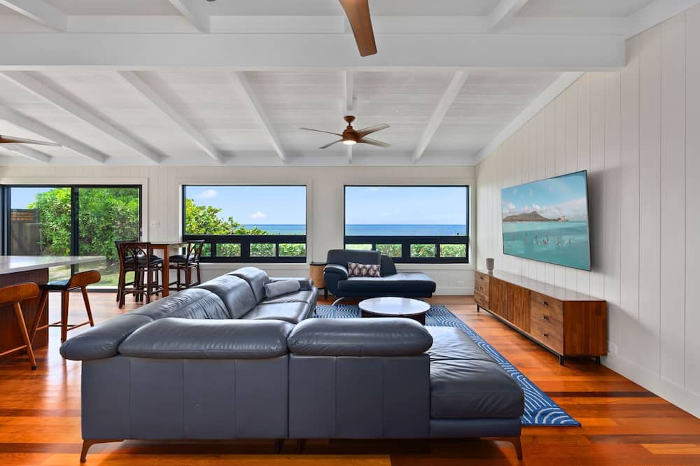 Mokuleia House | Private Oceanfront Luxury on Oahu’s North Shore
