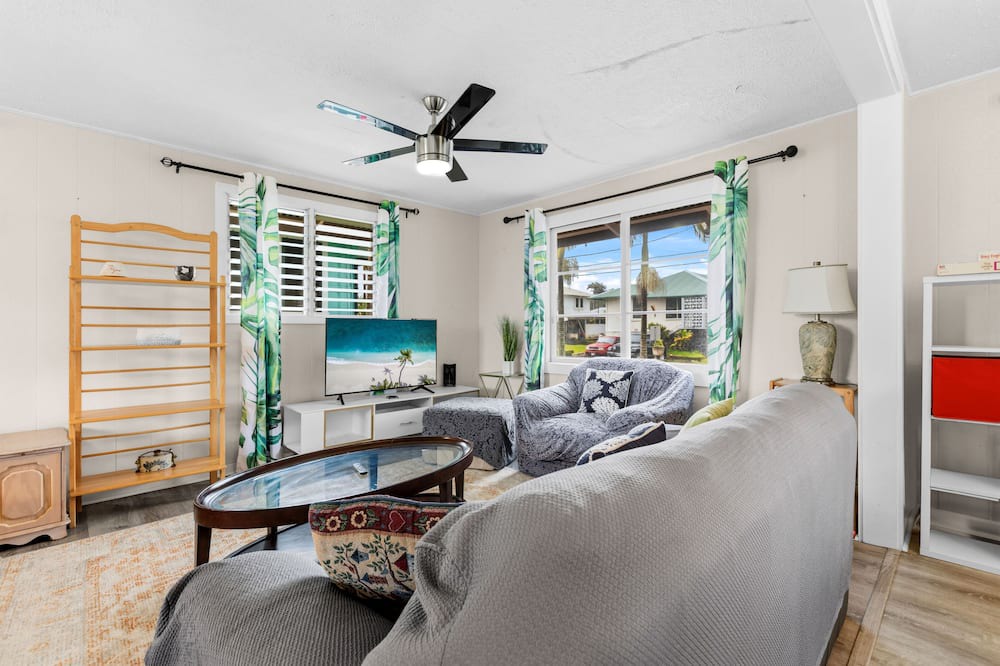 Hilo Apartment | Historic Hilo Home with AC & Lush Tropical Gardens