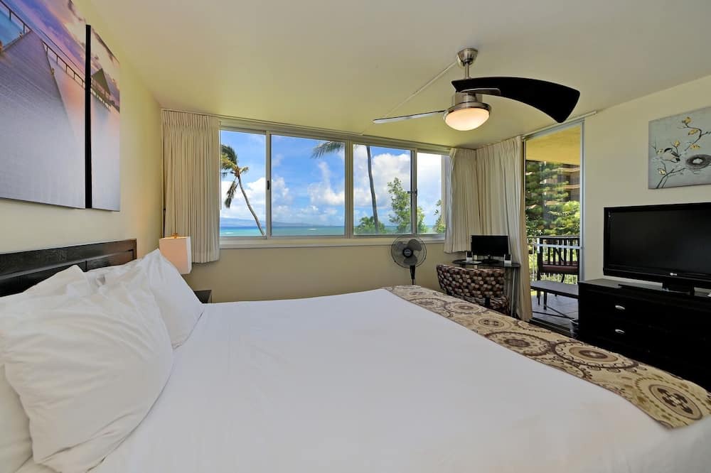 Kahana Condo | Heavenly, Direct Oceanfront 1Br Spacious Maui Condotel!