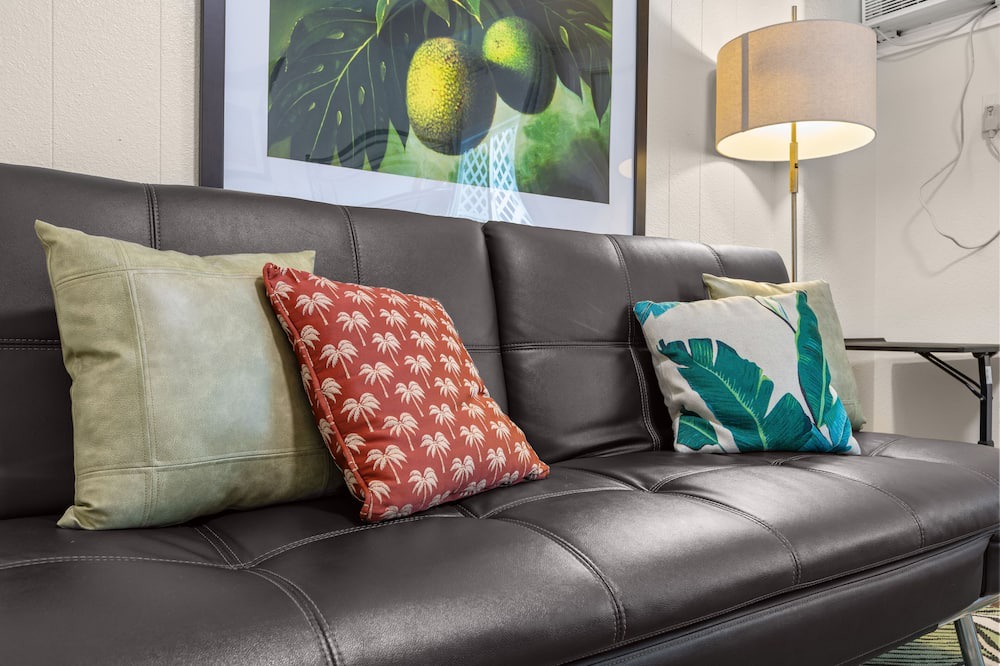 Hilo Apartment | Historic Hilo Oasis - Walk to Dining, AC, 2BR