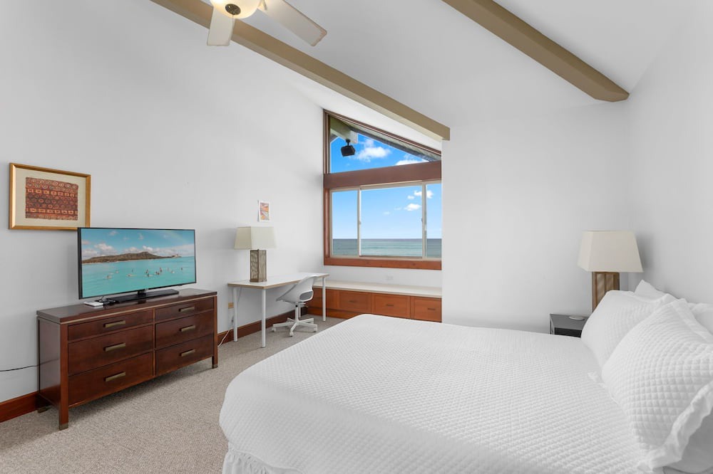 Maili House | Hale Konishiki 4-Bed: Luxury 4BR Oceanfront Home w/Private Pool, Beach Access
