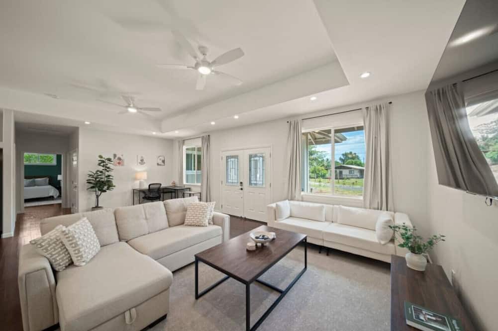 Keaau House | Gorgeous Gated Retreat Near Ocean w/Pool, Deck, Firepit on 1+ acre!