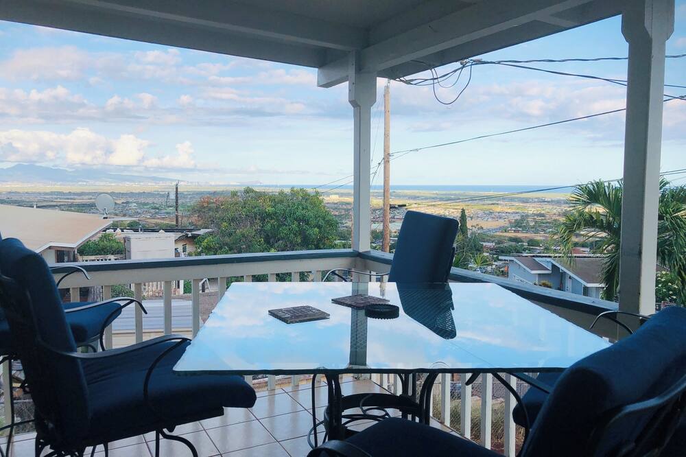 Makakilo City House | 3-bedroom house in charming Kapolei with WiFi, AC. Live the island life