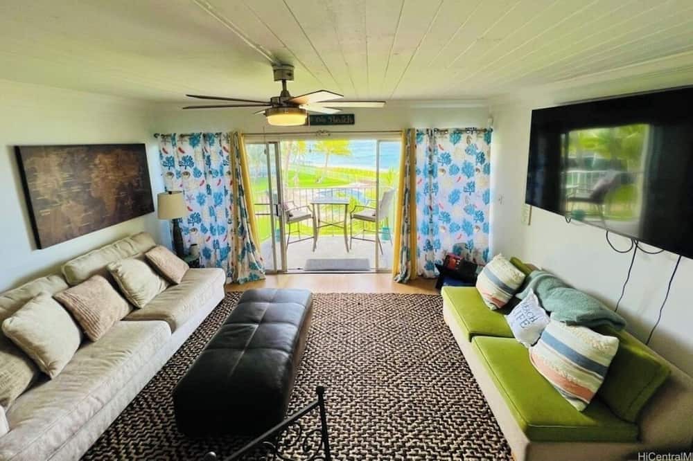 Maili Condo | Peaceful, oceanfront,1-bedroom condo with AC, WiFi, on the west coast of Oahu.
