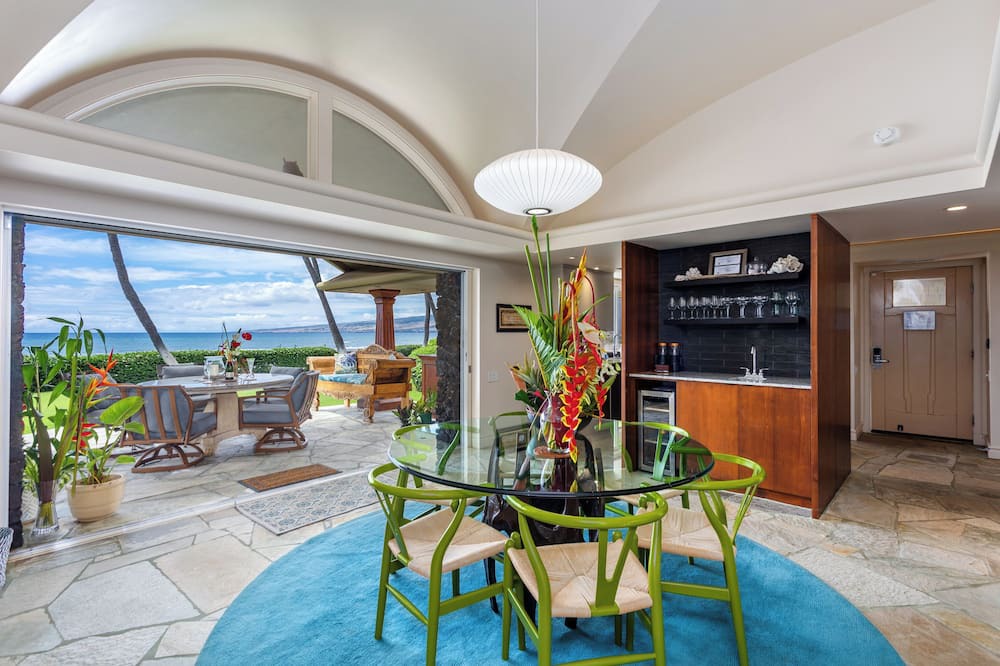 Kamuela House | Puako Beach Luxury Oceanfront Home- 3 Guest Suites